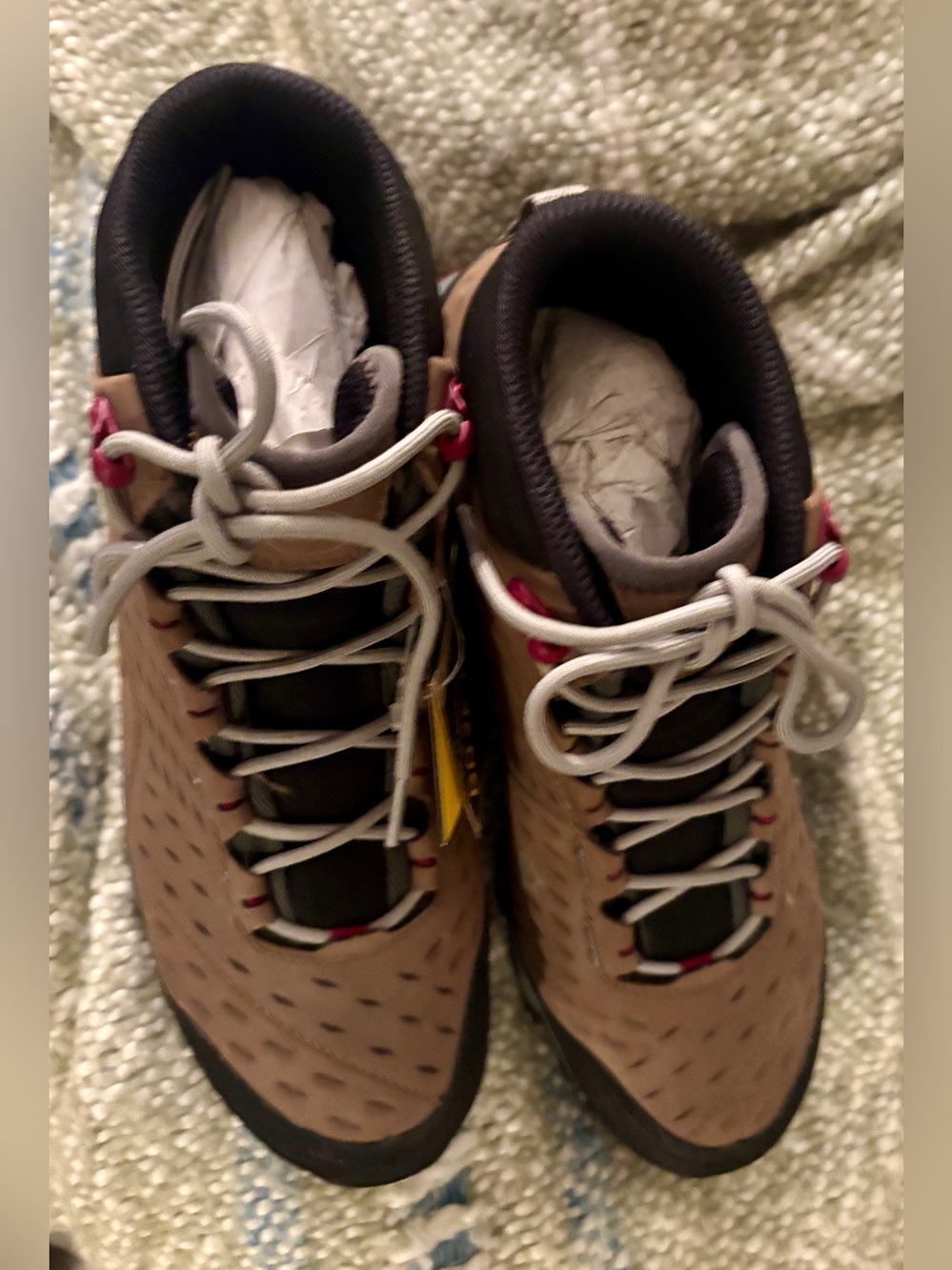 La Sportiva Women’s Tan/Brown GORE-TEX Hiking Boots - Picture 3 of 7